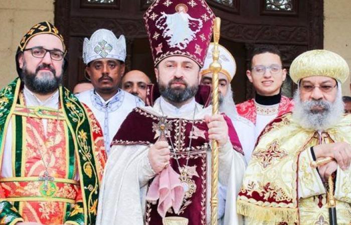 الأنبا رافائيل ومطران الأرمن الأرثوذكس يترأس القداس الإلهي بالكنيسة المرقسية