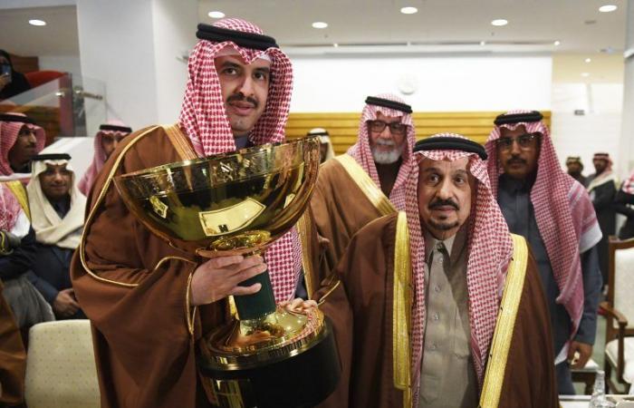 أمير الرياض يتوج الفائزين بكأسي خادم الحرمين والخيالة السعوديين المتمرنين