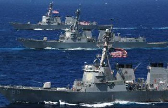 قائد الأسطول الأمريكي يؤكد دعم بلاده لليمن في مجال مكافحة التهريب البحري