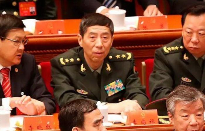 وزير الدفاع الصيني الجديد أدرجته أمريكا على قائمة العقوباتالأحد 12/مارس/2023 - 11:46 ص
أعلن المؤتمر الوطني الصيني، اليوم الأحد، عن تعيين الجنرال لي شانجفو، وزير للدفاع في الصين.