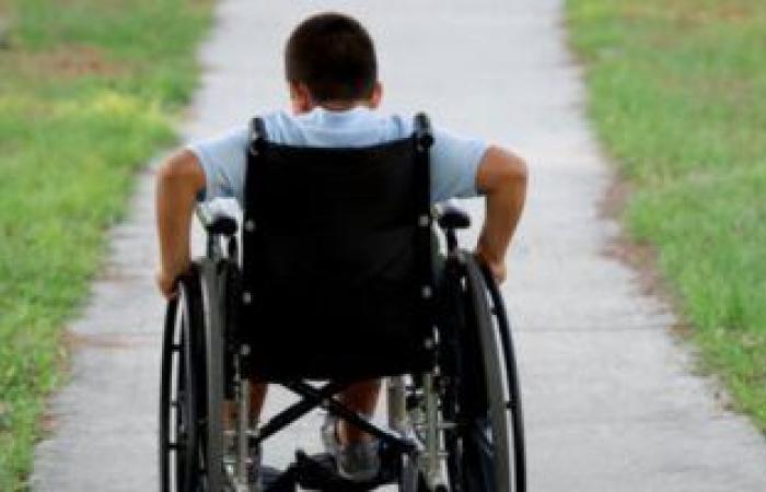 القانون يحدد عقوبة 8 حالات وأفعال تعرض الشخص ذوى الإعاقة للخطر