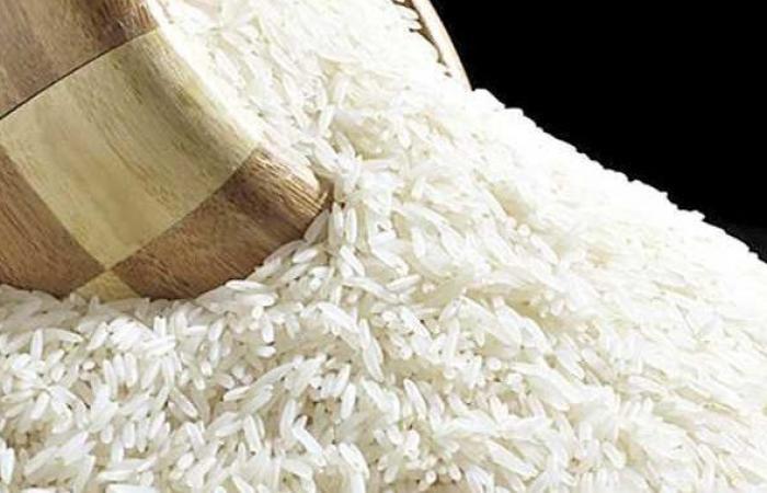 الأرز يسجل 35 جنيها في السوق اليوم الخميسالخميس 01/فبراير/2024 - 10:37 ص
تشهد أسعار الأرز اليوم الخميس 1-2-2024، ارتفاعًا ملحوظًا بالسوق المحلي. أسعار الأرز اليوم الخميس وارتفع سعر كيلو الأرز السائب إلى 35 جنيهًا، فضلا عن ارتفاع أسعار الأرز المعبأ طبقا للشركة المنتجة لتصل الاسعار من 31 جنيها الى 35 و41 جنيها. ارتفاع طن الأرز الشعير أكد مصطفى النجاري رئيس لجنة الأرز