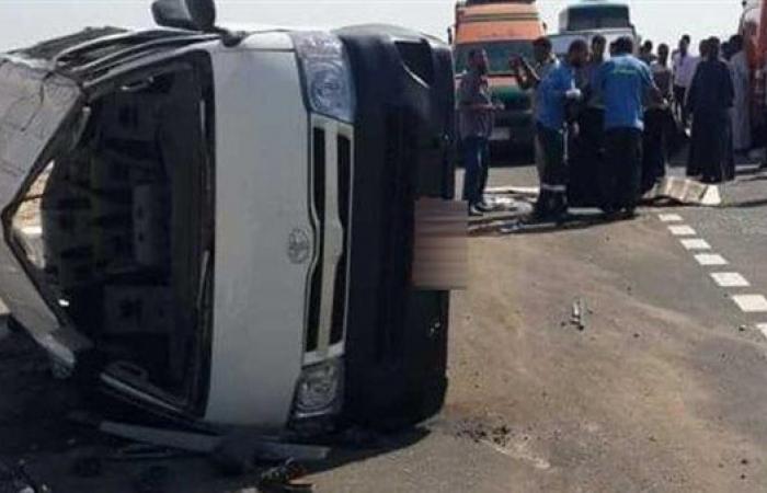 إصابة 9 أشخاص نتيجة انقلاب سيارة بطريق صلاح سالم