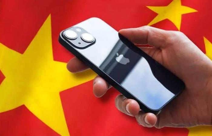 مبيعات هواتف آيفون في الصين تواصل التراجع بنحو حاد