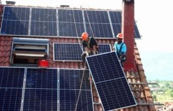 التفاصيل الكاملة لتدشين أحدث محطة طاقة شمسية بمصر للألومنيوم