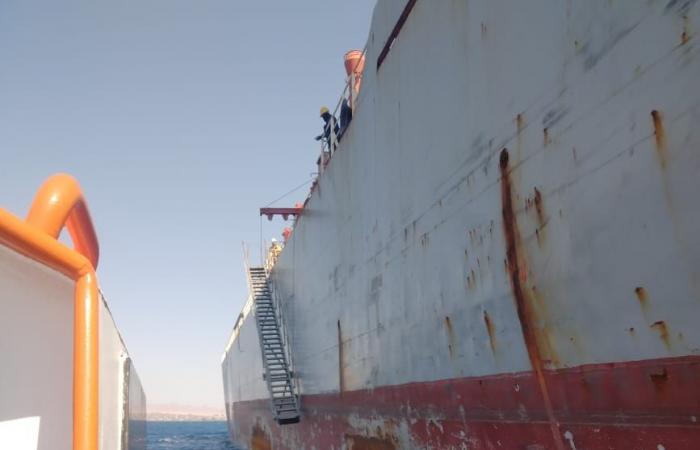 وصول سفينة الغاز CLAUDIA GAS الجانحة بخليج العقبة لميناء سفاجا لإجراء أعمال الصيانةالثلاثاء 16/أبريل/2024 - 12:38 م
وصول سفينة الغاز الليبيرالية CLAUDIA GAS الجانحة بخليج العقبة لميناء سفاجا البحري لإجراء اعمال الصيانة والاصلاح