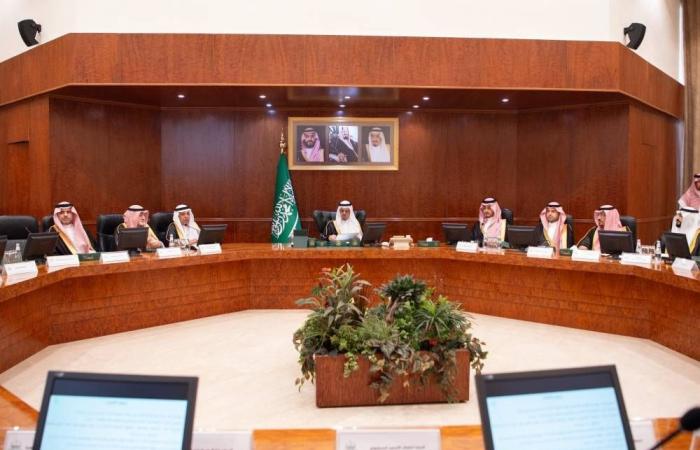 نائب أمير منطقة مكة المكرمة يرأس اجتماع لجنة الحج المركزية