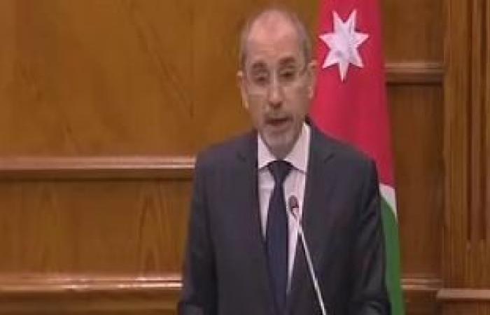 وزيرا خارجية الأردن والمجر يبحثان هاتفيا جهود خفض التصعيد بالمنطقة