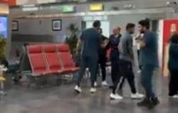 بعثة الأهلى تصل مطار القاهرة قبل التوجه إلى الكونغو.. فيديو