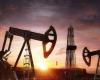 أسعار النفط العالمية تتراجع مع توقعات بنقص الاٍمدادات