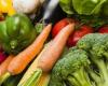 انخفاض أسعار الخضراوات والفاكهة بسوق الجملة في السادس من أكتوبر