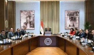 رئيس
      الوزراء
      يتابع
      مع
      وزير
      الإسكان
      عددا
      من
      ملفات
      عمل
      الوزارة