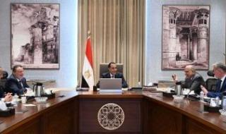 رئيس
      الوزراء
      يستعرض
      خطة
      توفير
      المنتجات
      البترولية
      لتشغيل
      محطات
      الكهرباء
      استعدادًا
      للصيف