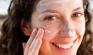 وزارة
      الصحة
      تحذر:
      أشعة
      الشمس
      تقتل
      فى
      صمت..
      وهذه
      6
      نصائح
      لحماية
      بشرتك