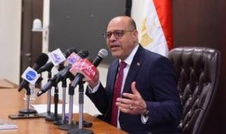 وزير
      العمل:
      نسعى
      لنقل
      عمال
      الدليفرى
      من
      القطاع
      غير
      الرسمى
      إلى
      الرسمى