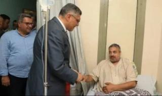محافظ
      الجيزة
      يطمئن
      على
      الحالة
      الصحية
      لشهاب
      عبد
      العزيز
      بطل
      واقعة
      فتاة
      المنيب