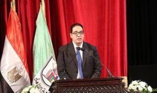 رئيس
      جامعة
      القاهرة:
      نناقش
      بمؤتمر
      الذكاء
      الاصطناعى
      قضايا
      جوهرية
      فى
      الصحة
      والتعليم