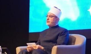 المفتى:
      تصدر
      غير
      المتخصصين
      للفتوى
      أضر
      بالإسلام
      أكثر
      مما
      نفع