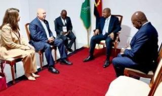 كامل
      الوزير:
      الرئيس
      السيسى
      وجه
      بدعم
      العلاقات
      الثنائية
      مع
      الجانب
      الأنجولى