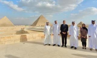 رئيس
      الأعلى
      للإعلام
      ووزير
      الإعلام
      البحرينى
      فى
      جولة
      بالأهرامات
      والمتحف
      الكبير