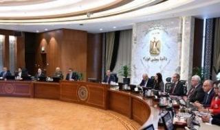 مجلس
      الوزراء
      يُوافق
      على
      استكمال
      إجراءات
      طرح
      محطات
      توليد
      الكهرباء
      بجبل
      الزيت