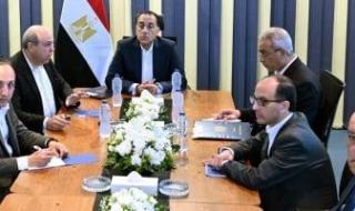 رئيس
      الوزراء
      يجتمع
      مع
      وزير
      الطيران
      لاستعراض
      استراتيجيات
      تطوير
      شركة
      مصر
      للطيران