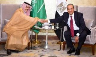 وزيرا
      خارجية
      مصر
      والسعودية
      يستعرضان
      جهود
      تثبيت
      وقف
      إطلاق
      النار
      فى
      غزة