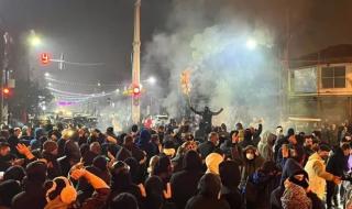 طهران
      تُعلن:
      أمريكا
      وإسرائيل
      "توزعان
      الأسلحة"
      على
      المتظاهرين
      في
      احتجاجات
      إيران