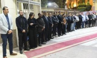 أسرة
      تحرير
      اليوم
      السابع
      تتلقى
      عزاء
      الزميل
      محمود
      نصر
      بمسجد
      الحامدية
      الشاذلية..
      صور