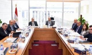 وزير
      الخارجية
      يشارك
      في
      الاختبار
      الشفوي
      للمتقدمين
      لمسابقة
      التعيين
      بالوزارة