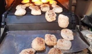 رغيف
      الخبز
      المدعم
      بعد
      التحول
      للدعم
      النقدى..
      هل
      يتغير
      السعر
      على
      بطاقة
      التموين؟