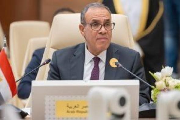 وزير
      الخارجية
      يؤكد
      لنظيره
      السوداني
      تضامن
      مصر
      مع
      بلاده
      بعد
      استهداف
      بورسودان