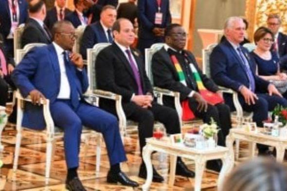الرئيس
      السيسي
      يشارك
      فى
      حفل
      عشاء
      أقامه
      بوتين
      للرؤساء
      بمناسبة
      عيد
      النصر..
      صور