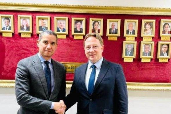 مصر
      وفرنسا
      تتفقان
      على
      تعزيز
      التعاون
      فى
      إطار
      مجموعتى
      العشرين
