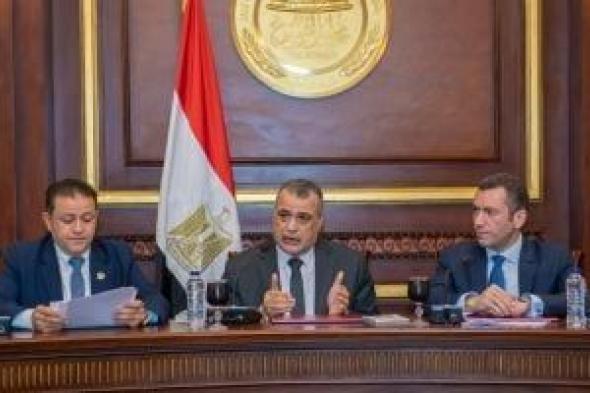 وزير
      الإنتاج
      الحربى:
      الصناعة
      من
      أهم
      ركائز
      التنمية
      الاقتصادية
      الشاملة
      والأمن
      القومى