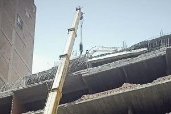 إزالة
      عقار
      مخالف
      من
      7
      أدوار
      بعين
      شمس
      وإحالة
      مسئولين
      بالحى
      للنيابة
      الإدارية
