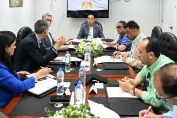 شركة
      "أنجلو
      جولد
      أشانتى":
      نعتزم
      ضخ
      المزيد
      من
      الاستثمارات
      فى
      منجم
      السكرى