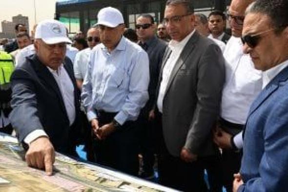 رئيس
      الوزراء:
      الأتوبيس
      الترددى
      على
      الطريق
      الدائرى
      مشروع
      كان
      "حلما"