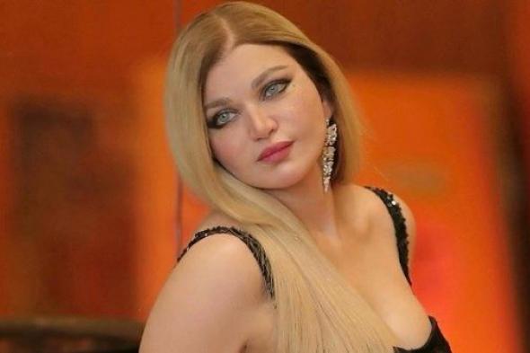 مشجع
      الملكي
      مش
      مجنون
      هنومة