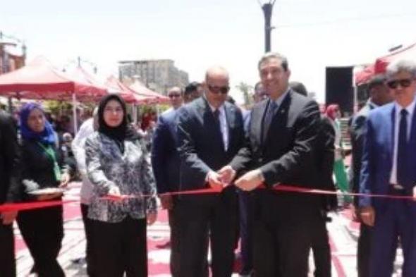 وزير
      العمل
      ومحافظ
      دمياط
      يفتتحان
      ملتقى
      توظيف
      لتوفير
      1100
      فرصة
      عمل
      للشباب