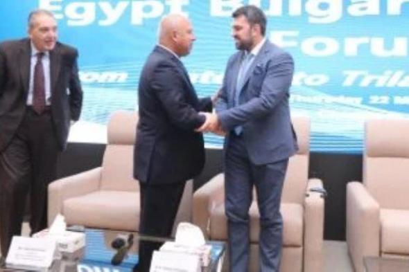 كامل
      الوزير:
      وزارة
      النقل
      تنفذ
      خطة
      تطوير
      للبنية
      التحتية
      بـ
      2
      تريليون
      جنيه