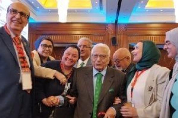 أستاذة
      طب
      نفسى:
      كل
      5
      أشخاص
      يصاب
      واحد
      بمرض
      نفسى
      نتيجة
      الحروب