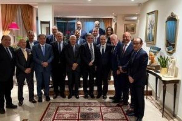لقاء
وزير
الخارجية
مع
مجموعة
من
كبار
رجال
الأعمال
ورؤساء
البنوك
المغربية