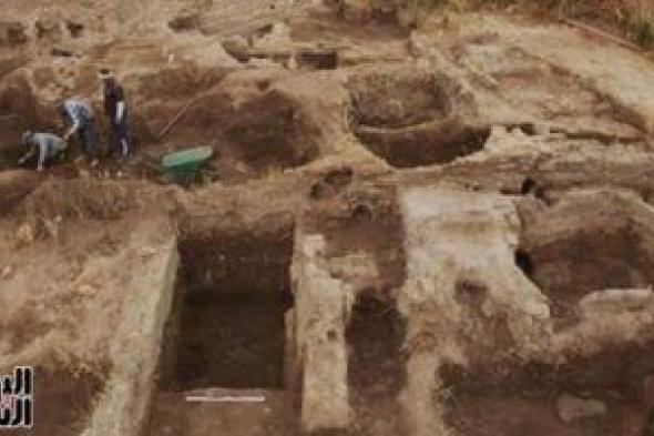انفراد..
      الكشف
      عن
      مدينة
      تعود
      للدولة
      الوسطى
      فى
      منطقة
      الكرنك
      بالأقصر..
      صور