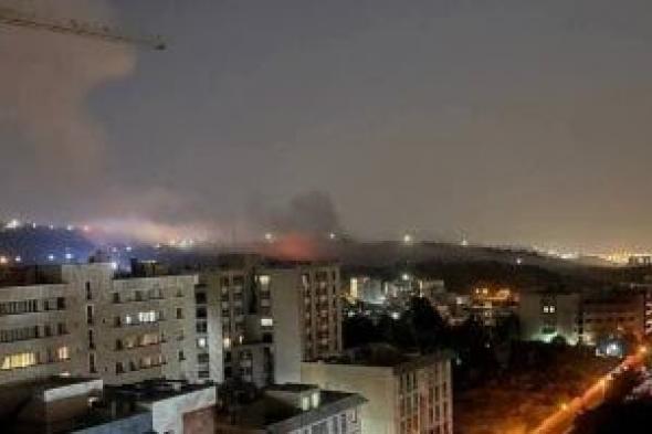 طهران
      تحت
      النيران..
      إيران:
      تدمير
      3
      مبانٍ
      بها
      قادة
      عسكريون
      بارزون