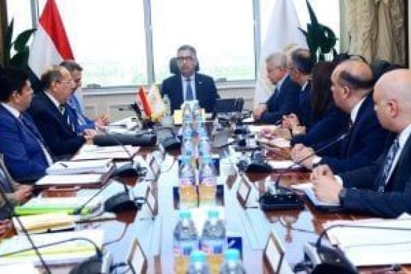 وزير
      التموين
      يتابع
      موقف
      المخزون
      الاستراتيجي
      من
      السلع
      الأساسية
      وضمان
      توافرها