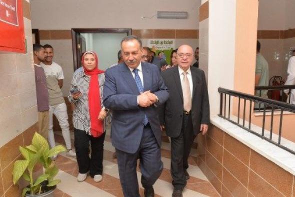 محافظ
      أسيوط
      يفتتح
      وحدة
      طب
      الأسرة
      بمدينة
      ناصر
      غرب