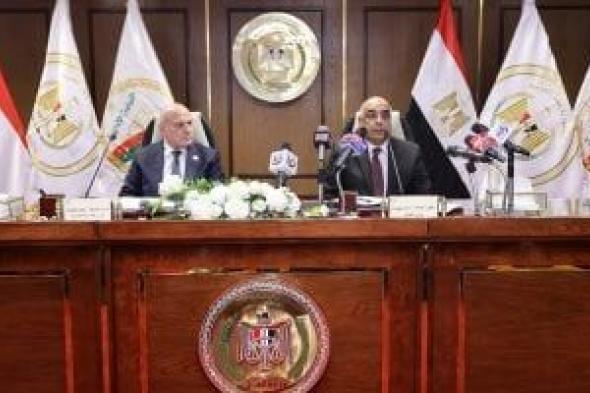 أعضاء
      النيابة
      الإدارية
      الجُدد
      يؤدون
      اليمين
      القانونية
      أمام
      وزير
      العدل..
      صور