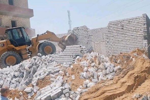 إزالة
      3
      حالات
      تعد
      بالبناء
      المخالف
      على
      الأراضي
      الزراعية