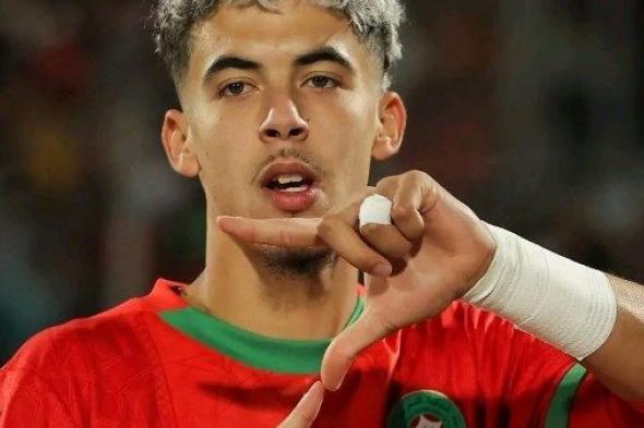 خالد
      الغندور:
      الزبيري
      لاعب
      عالمي